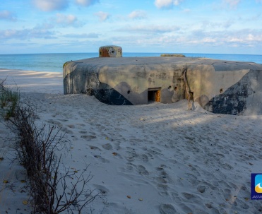 Pomiędzy Jastarnią a Kuźnicą znajdują się bunkry.