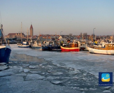 W porcie działa stocznia remontowa, zakłady przetw&oacute;rstwa ryb, fabryka lodu łuskowego i mączki rybnej.